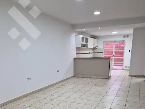 Depto Tipo Casa en Alquiler en Plottier, $ 2.000.000