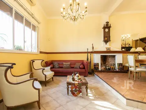 Depto Tipo Casa 4 ambientes con 2 baños