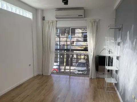 Depto Tipo Casa en Alquiler en Parque Avellaneda, $ 900.000