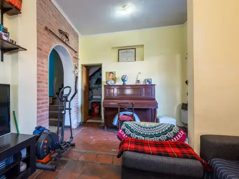 Depto Tipo Casa 4 ambientes con 2 baños