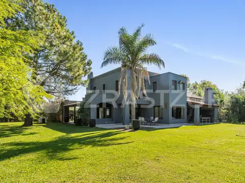 Casa en venta en barrio cerrado Villa Rosa