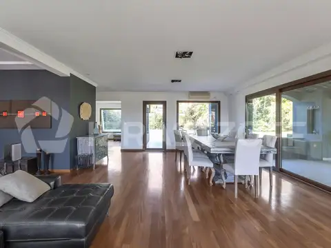Casa 5 ambientes con 3 baños