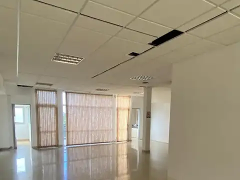 Excelente Oficina en Venta