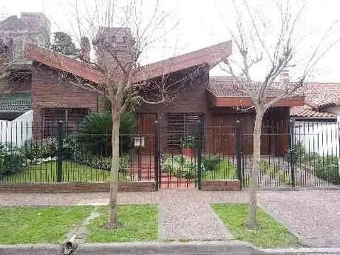 IMPORTANTE CASA EN ZONA VILLA CLUB