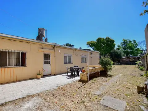 Venta Casa 2 Dormitorios A Refaccionar La Plata