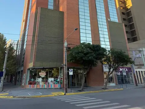 ALQUILER DE LOCAL OFICINA EN CENTRO DE NEUQUEN