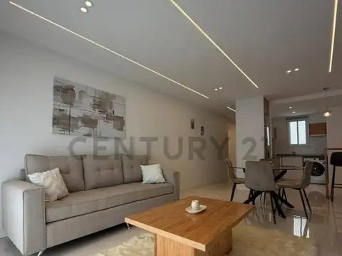 Venta Exclusivo 3 Ambientes con Balcón a la Calle – Totalmente Reciclado y Amoblado