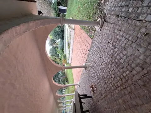 Casa Quinta sobre Ruta 9 Barrio Coto de Alameda