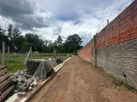 Loteo con acceso restringido por portón en Del Viso