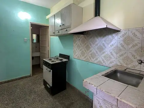 CASA EN VENTA  AL FRENTE EN ZONA SUR