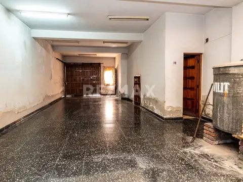 CASA 3 DORM VENTA AV. BICENTENARIO MACROCENTRO