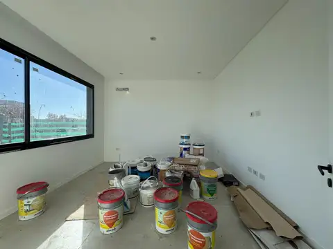Casa 6 ambientes con 5 baños