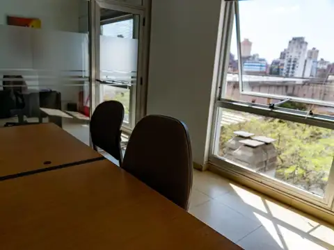ALQUILO OFICINA CON SALA DE REUNIÓN, SUM, PILETA!!