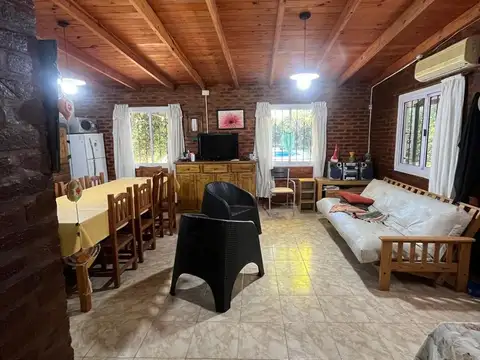 SE VENDE CASA EN PERGAMINO CON PILETA