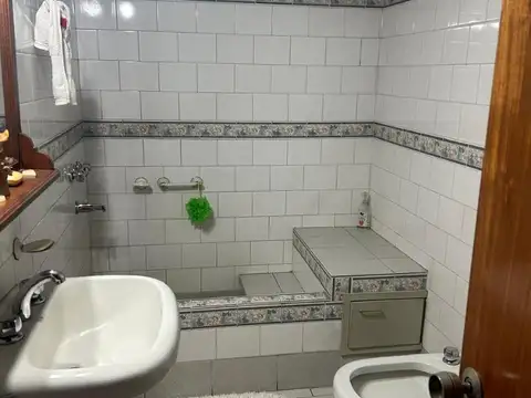 Casa a refaccionar en 2 plantas