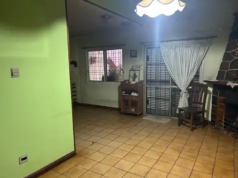 Casa 4 ambientes con 3 baños