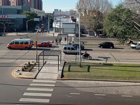 Terreno en venta Lote 564 m2 sobre Avenida Mitre Sarandi Avellaneda