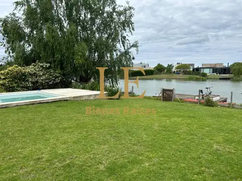 Casa en Venta con 5 cocheras