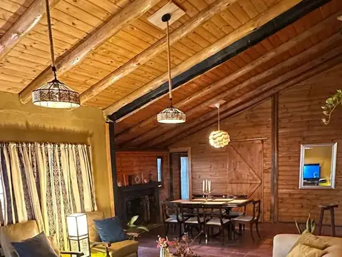 Casa en Venta con 3 cocheras