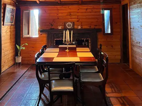 Venta casa 4 ambientes con pileta Trujui