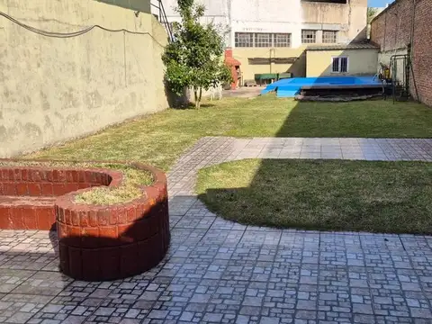 Casa 5 amb, C/ potencial, y pileta; Lote 414m2