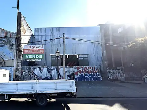 UNICO  LOTE DE 2400 M2 TECHADO SOBRE AV  PEDRO DE MENDOZA