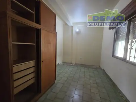 Casa en Alquiler con 1 cochera