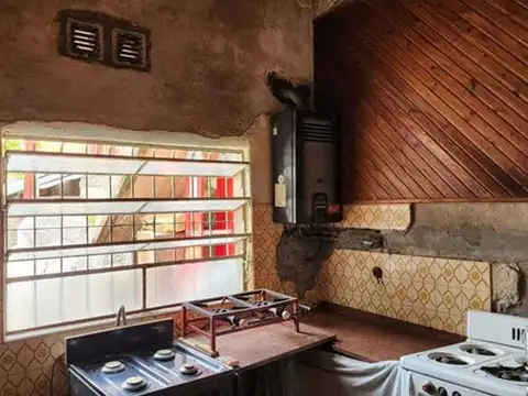 Casa 4 ambientes con 1 baño