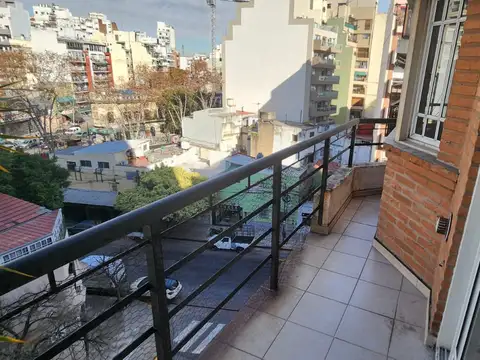 DEPARTAMENTO 2 AMBIENTES AL FRENTE CON BALCON