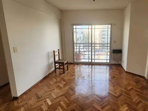 DEPARTAMENTO 2 AMBIENTES AL FRENTE CON BALCON
