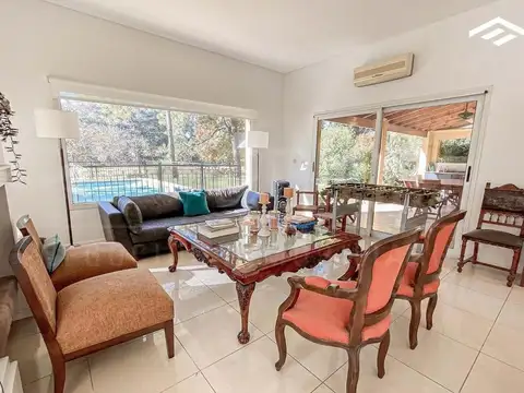 Casa en venta con muebles -disponible a partir del 15/12