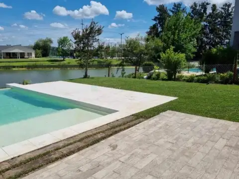 Venta casa a la laguna en Glorietas, Nordelta, Tigre, G.B.A. Zona Norte