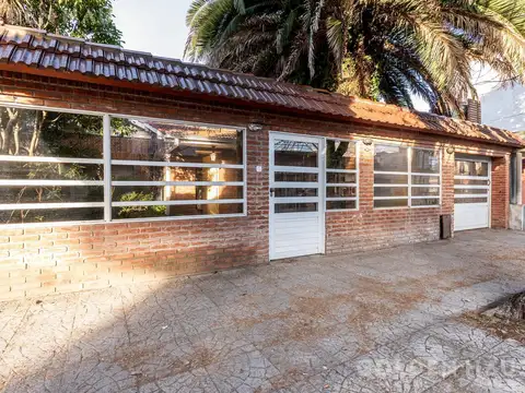 Casa en Venta con 3 cocheras