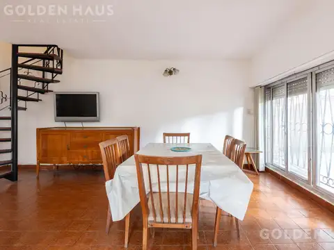 Casa en Venta con 3 cocheras