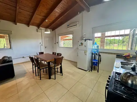 Casa 5 ambientes con 1 baño