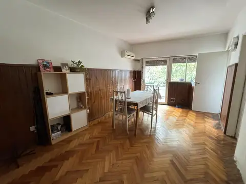 Avenida Mitre al 1100