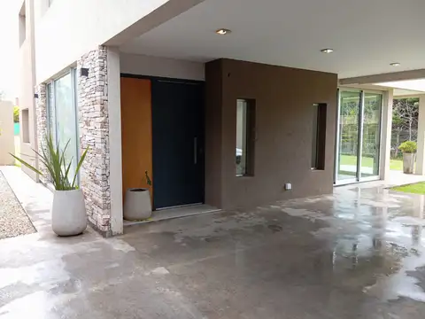 Casa Monoambiente con 3 baños