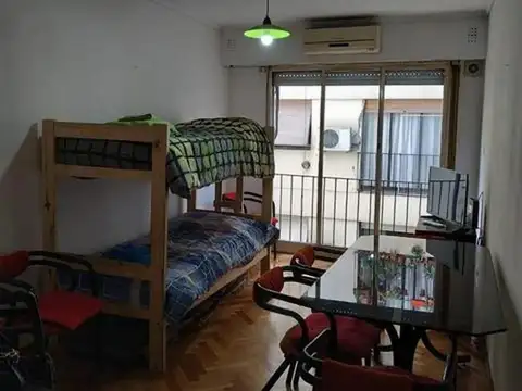 Rivadavia 2500, Piso 2