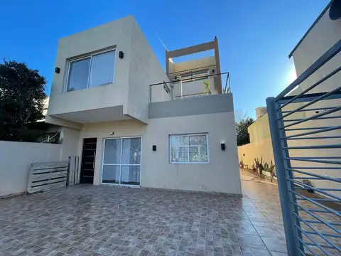 Castelar Norte Dúplex 3 ambientes en condominio