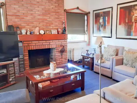 Parana al 3000 entre Pedro Goyena y Fray Justo Sarmiento