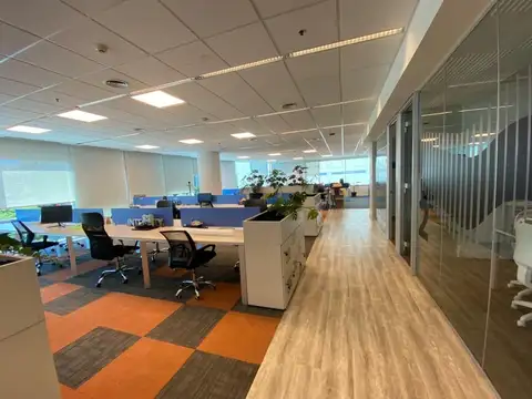 Oficina Monoambiente con 4 baños