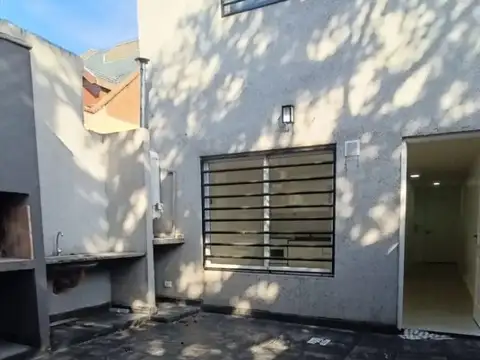 2 Ambientes Planta Baja con Patio y Parrilla