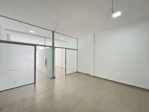 Oficina 4 ambientes con 1 baño