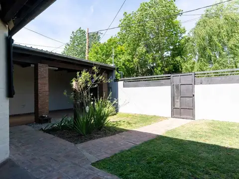 Casa 3 dormitorios en venta en City Bell c/Pileta