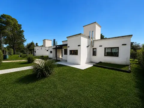 Casa en Venta  - Barrio Parque Sakura - Exaltación de la Cruz - Apto Crédito