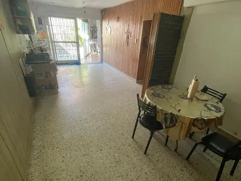 CASA EN VENTA APTA CREDITO 3 DORMITORIOS PATIO Y COCHERA