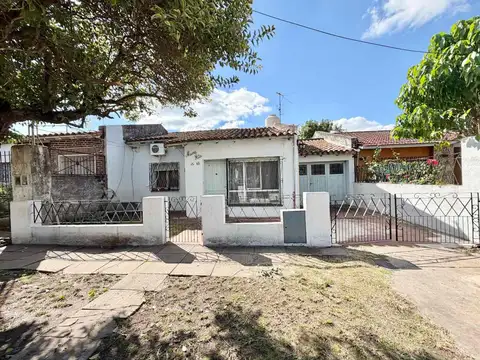 VENTA CASA 3 AMB C/COCH. V. TESEI  CERCA COLECTORA