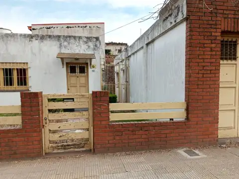 VENTA - CASA a refaccionar o demoler. LOTE 10 x 20 en San Martin, G.B.A. Zona Norte, Argentina