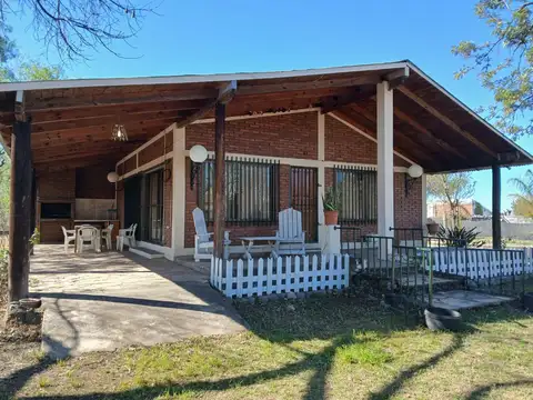 Venta casa dos dormitorios Campo Quijano