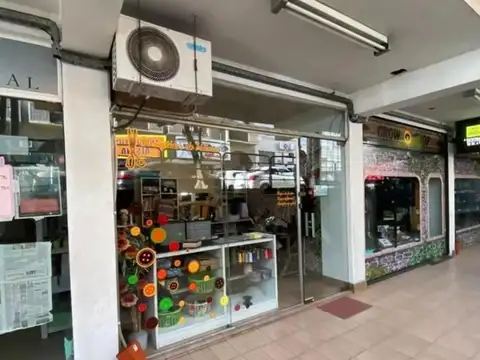 LOCAL EN GALERIA COMERCIAL CENTRICA